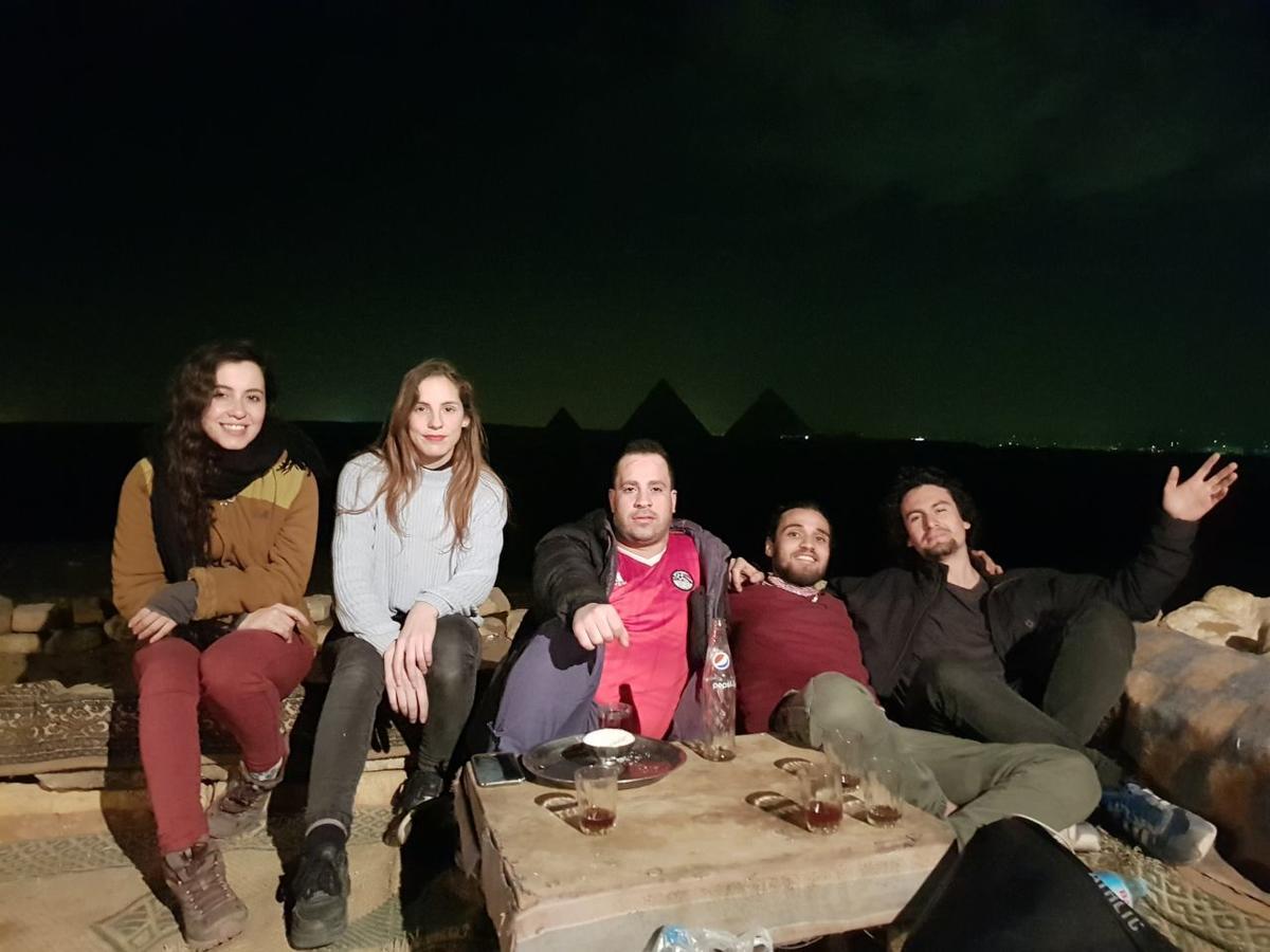 Happy days Pyramids Inn Kafret el-Gabal Exteriör bild