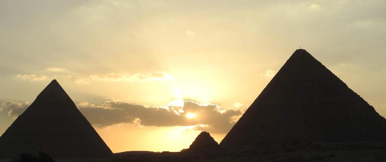 Happy days Pyramids Inn Kafret el-Gabal Exteriör bild
